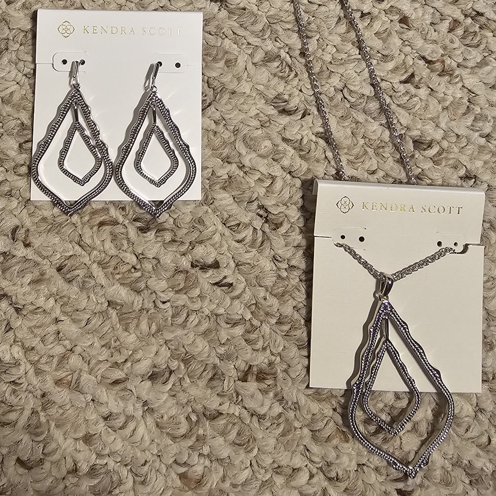 Sliver Kendra Scott Set.